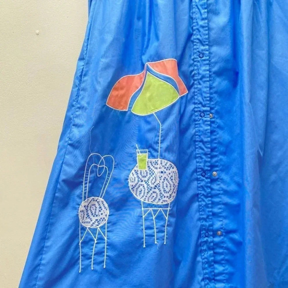 Vintage - Blue Duster with Patio Chair and Table Design - Picture 2 of 6